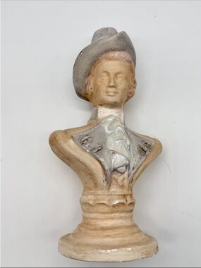 Neutral-Tone Ceramic Bust Sculpture - Home Art Accent